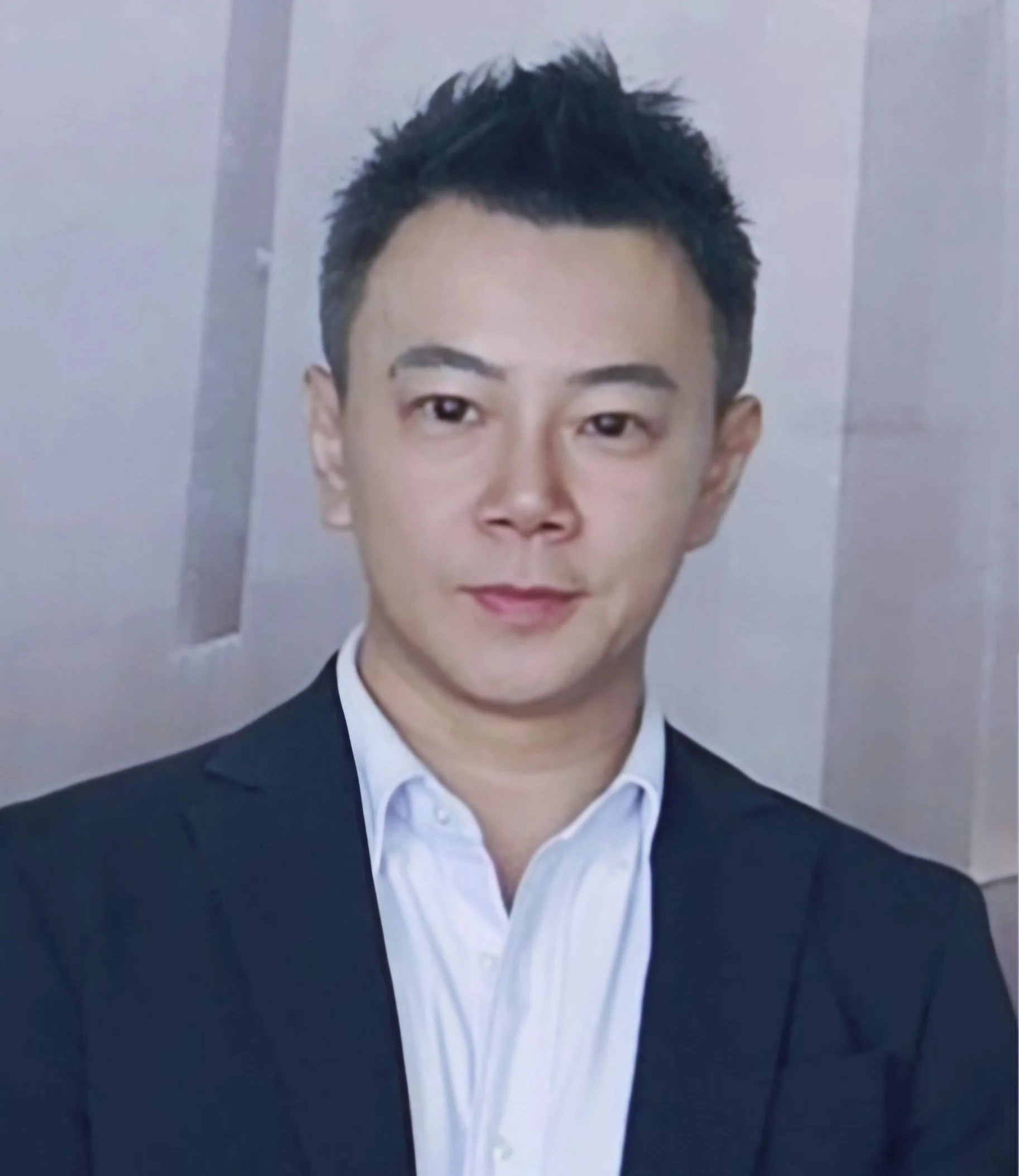 瑩琇藝術文化有限公司 AI 商業顧問｜沈鴻尉（Mark)