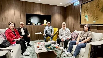 高崇雲總院長會晤胡焱榮大師暨周時屏理事長